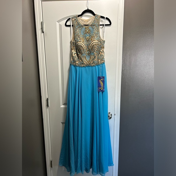 NWT Size 12 SPARKLE Beaded Halter Evening Gown - Picture 3 of 7